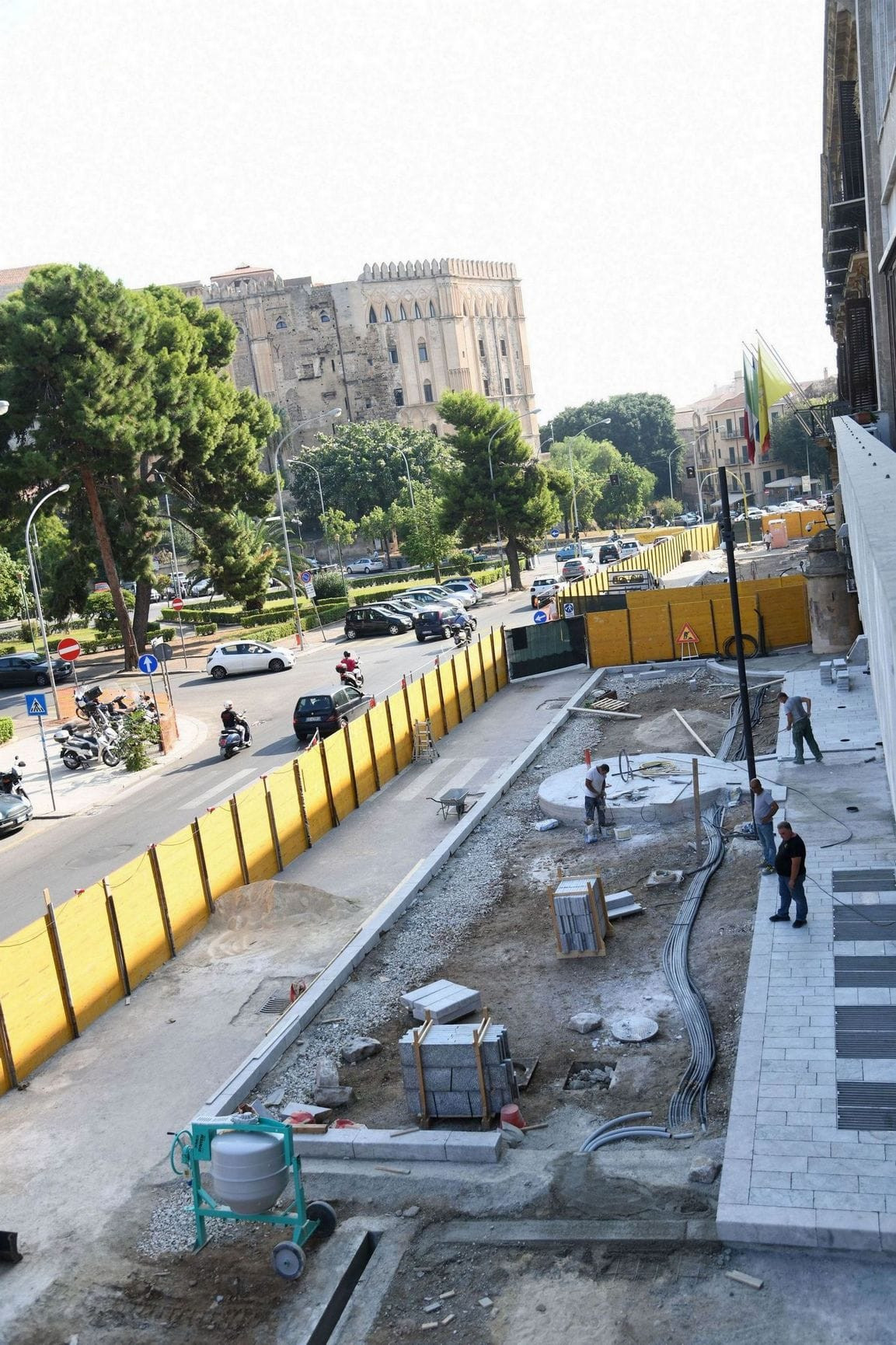 Regione, al giro di boa i lavori sulle aree esterne a Palazzo Orleans Regione, al giro di boa i lavori sulle aree esterne a Palazzo Orleans