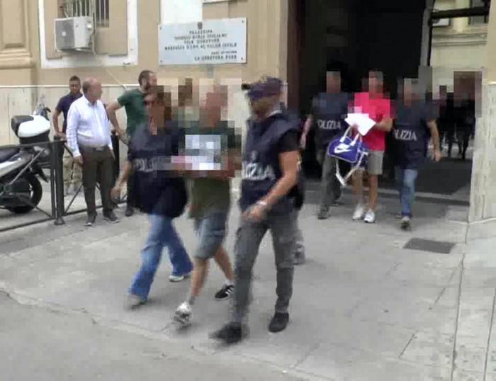 Banda spaccaossa, due secoli carcere per trentatré imputati