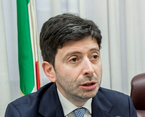 Speranza, “accelerare con richiami. Superati 2 mln terze dosi “