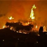 Incendi, a Lipari disastro ecologico, fiamme vicino alle case