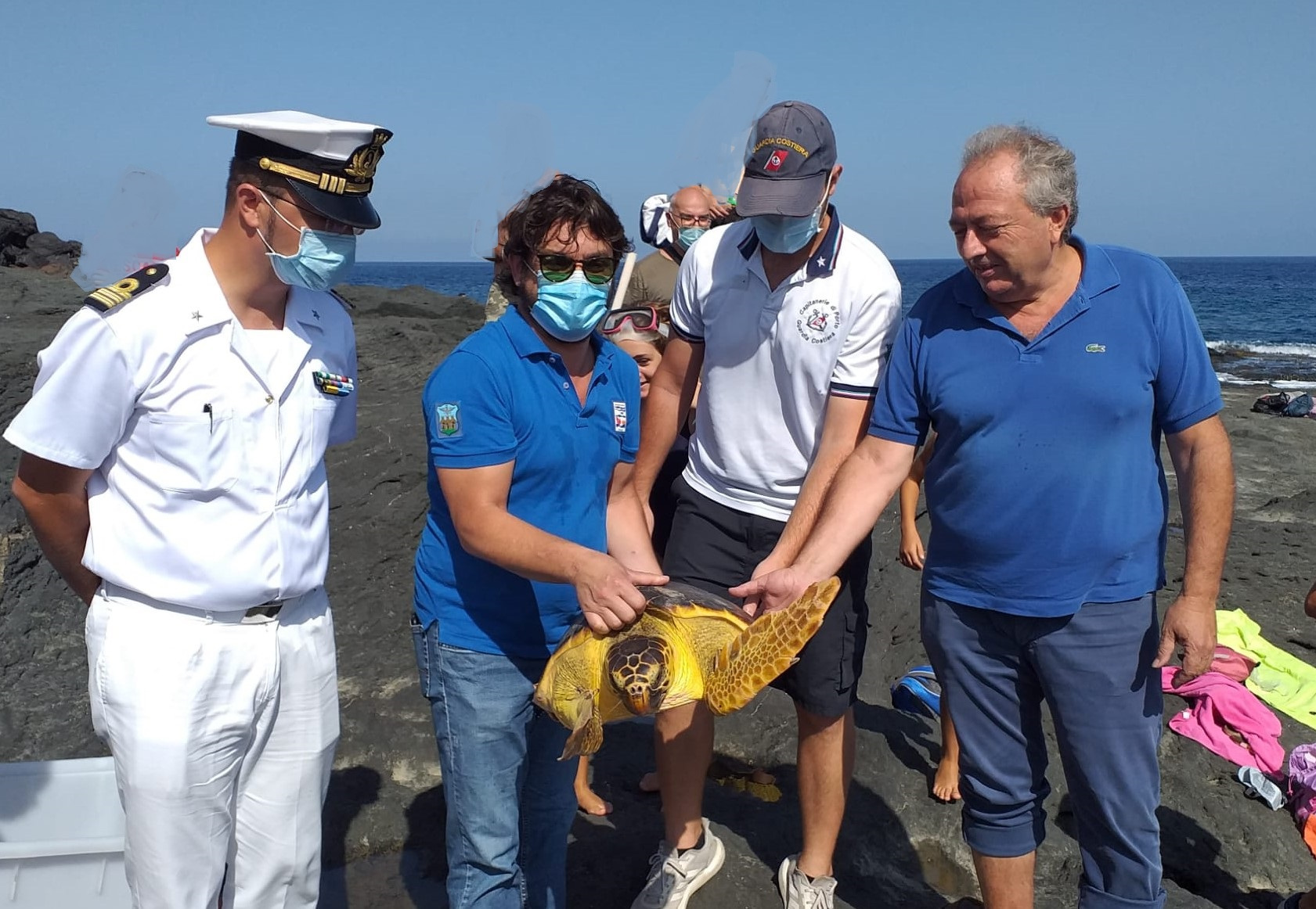 Pantelleria, torna in mare “Puck”,  la tartaruga ferita