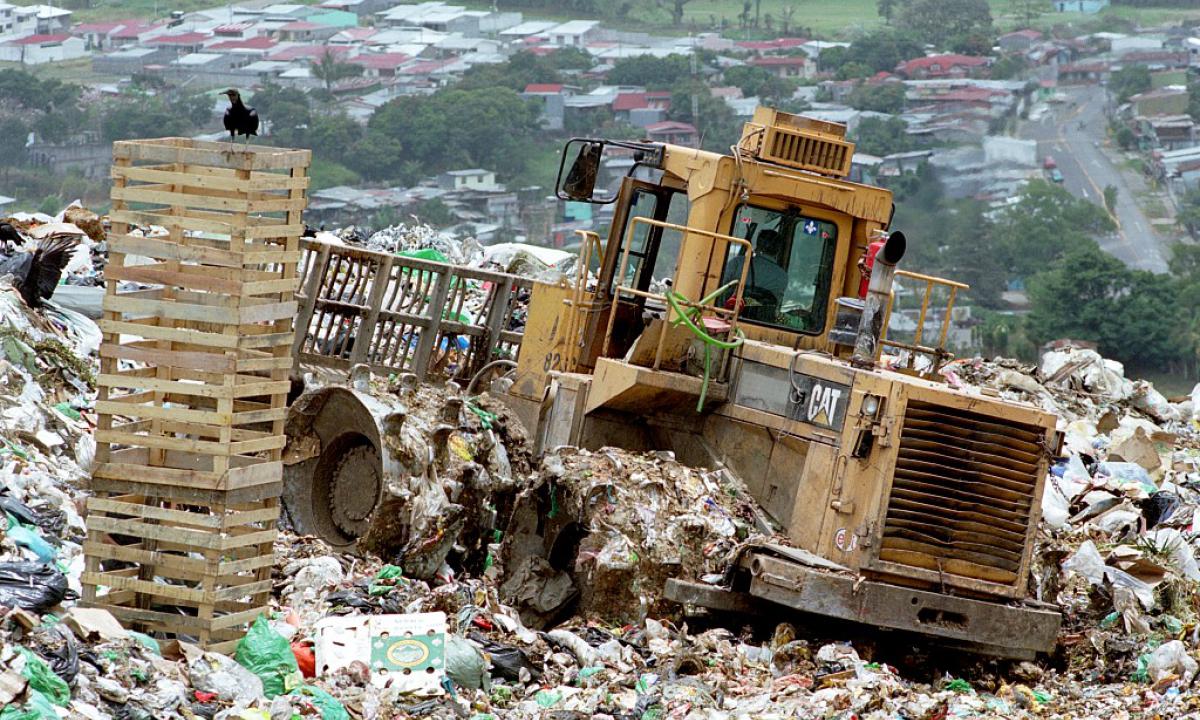 Rifiuti, in Sicilia discariche sature. La Lombardia, invece, trae energia da tredici termovalorizzatori