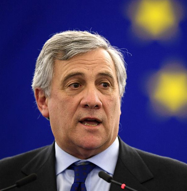 Pescherecci sequestrati in Libia, pressioni sul Governo Conte