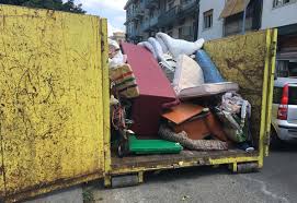 Ritiro rifiuti ingombranti, ditta salta l’appuntamento. L’ira del sindaco: “Ennesimo disservizio dell’azienda”
