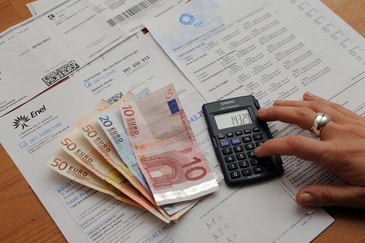 I bilanci familiari e le utenze domestiche, rincari record fin dal 2010