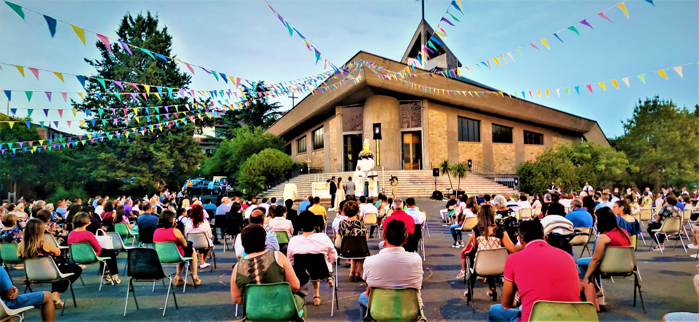 Galleria foto 'Il Monsignore a Mattarella, “ridia la dignità alla Comunità di Maniace, l’ultimo feudo d’Europa”﻿' - foto 3