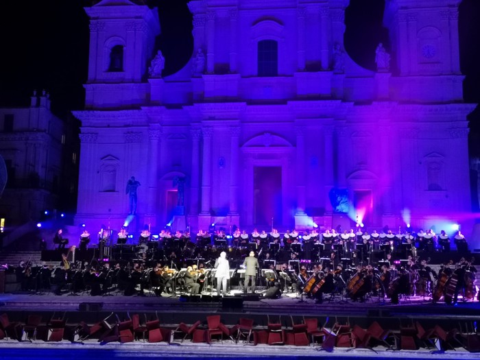 Noto decolla con il concerto di Andrea Bocelli e le sculture di Igor Mitoraj