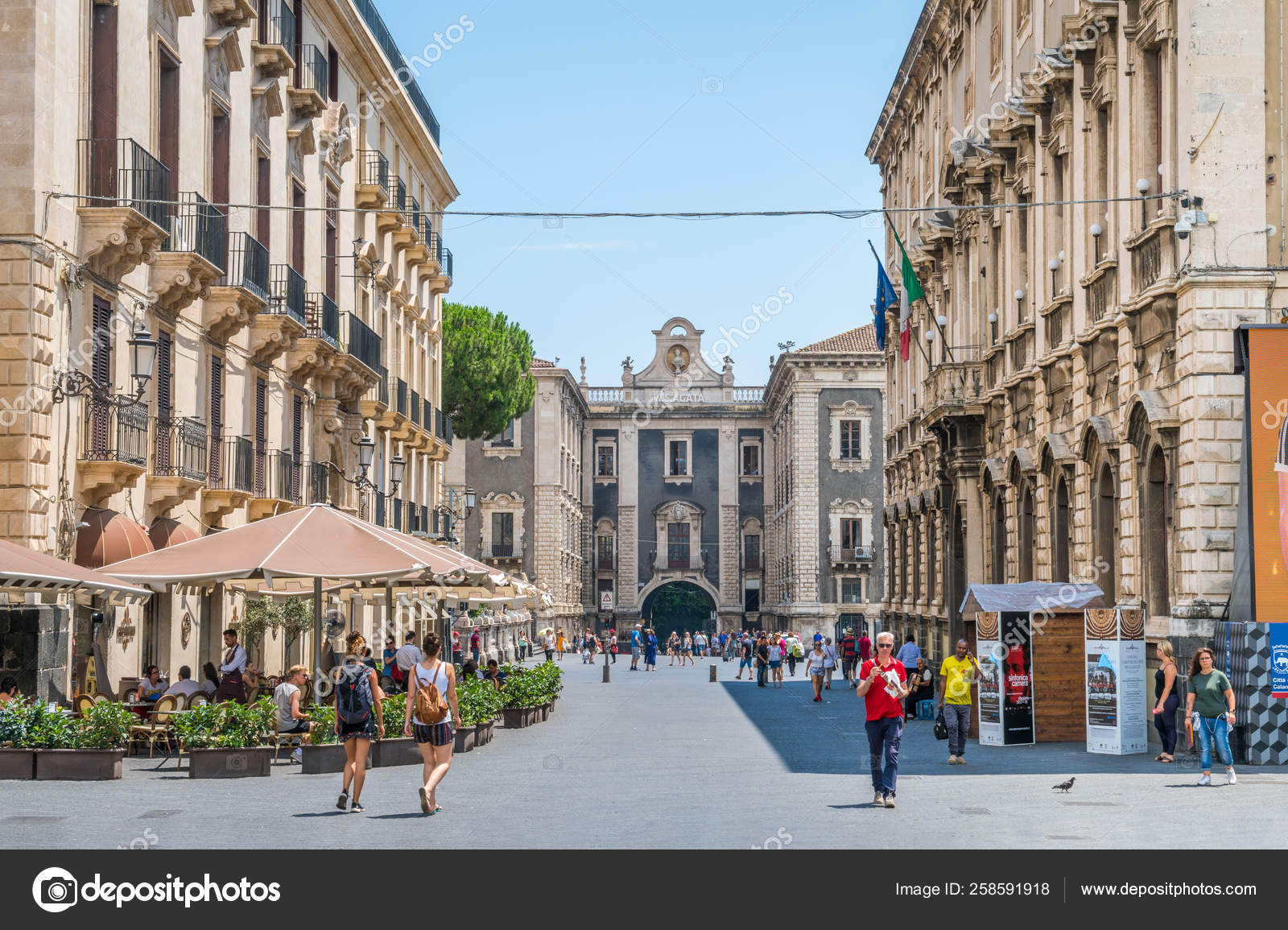 Catania, domenica 25 ottobre centro storico vietato alle auto Catania, domenica 25 ottobre centro storico vietato alle auto
