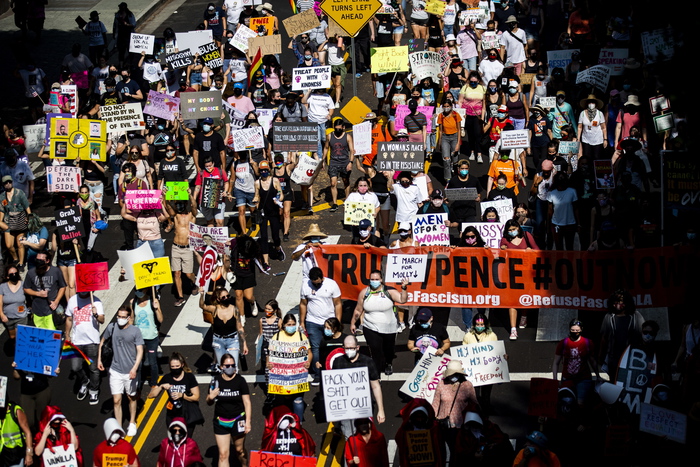 Elezioni Usa, la marcia delle donne contro Donald Trump