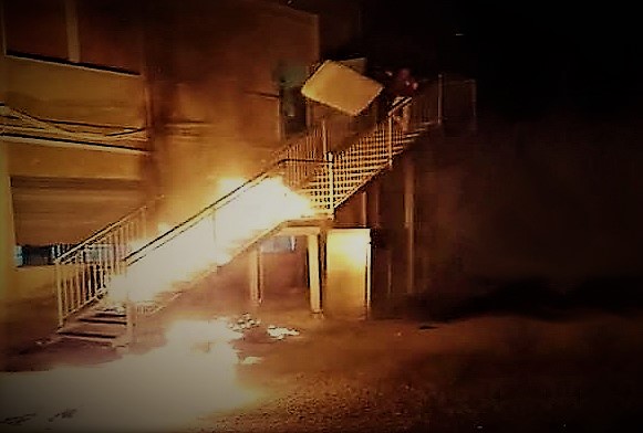 Migranti in fuga ad Agrigento, tre agenti feriti e tante polemiche