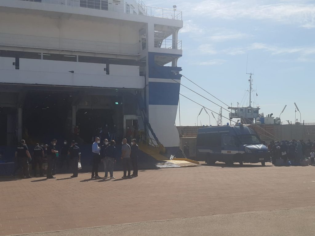 Immigrazione, sindacato poliziotti Fsp, “Siamo carne da macello nel silenzio delle istituzioni”