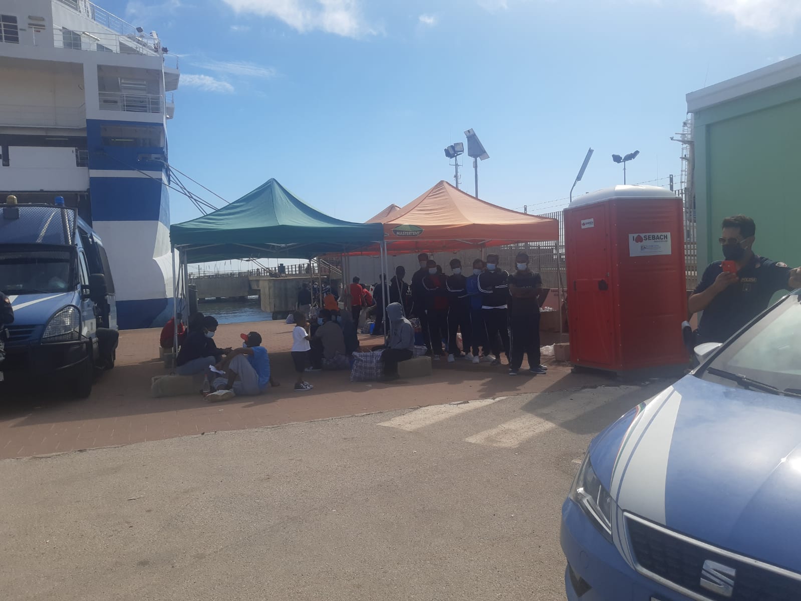 Galleria foto 'Immigrazione, sindacato poliziotti Fsp, “Siamo carne da macello nel silenzio delle istituzioni”' - foto 1