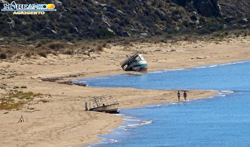 MareAmico, relitti di barche inquinanti nella riserva di Torre Salsa MareAmico, relitti di barche inquinanti nella riserva di Torre Salsa