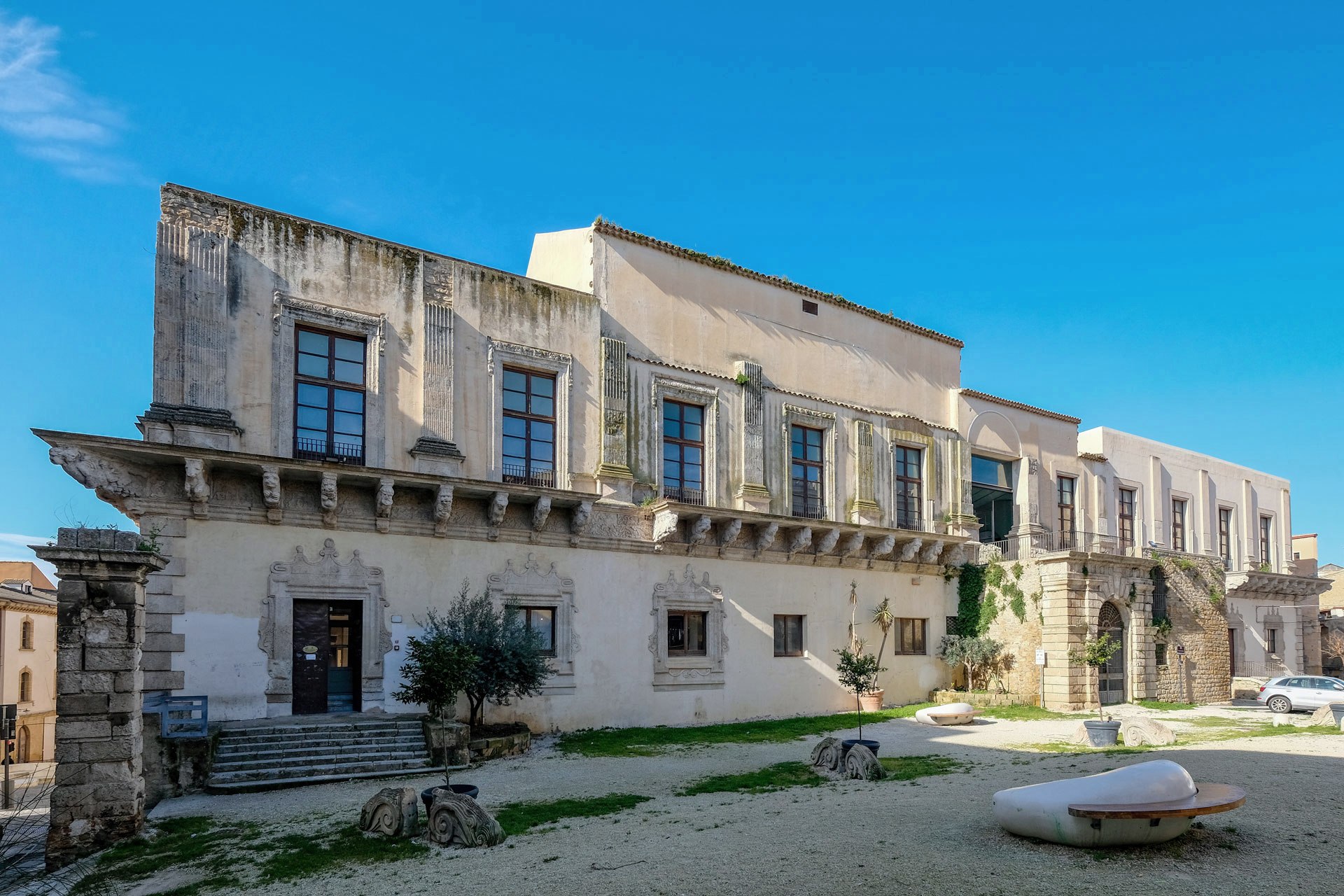 Caltanissetta, lavori al Piano nobile di Palazzo Moncada