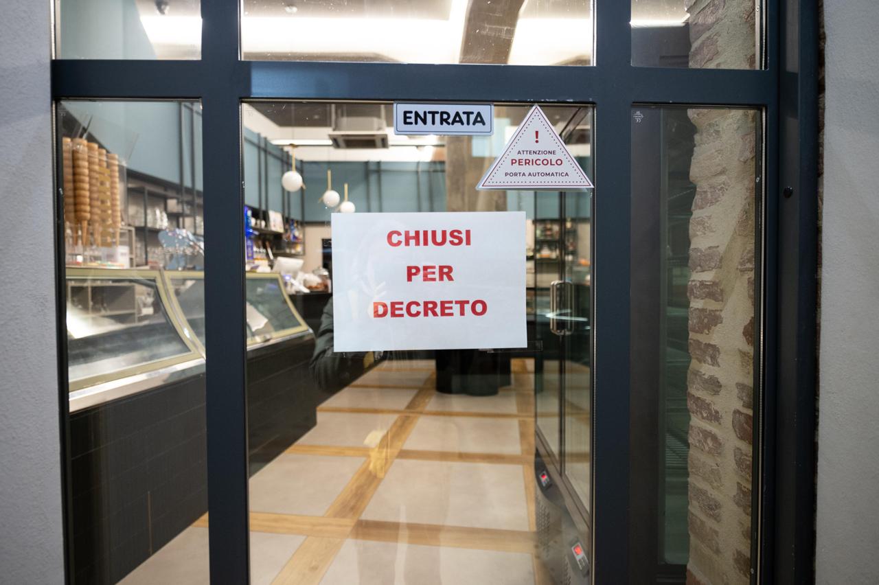 Coronavirus, la seconda ondata costa nove miliardi  di euro alle famiglie