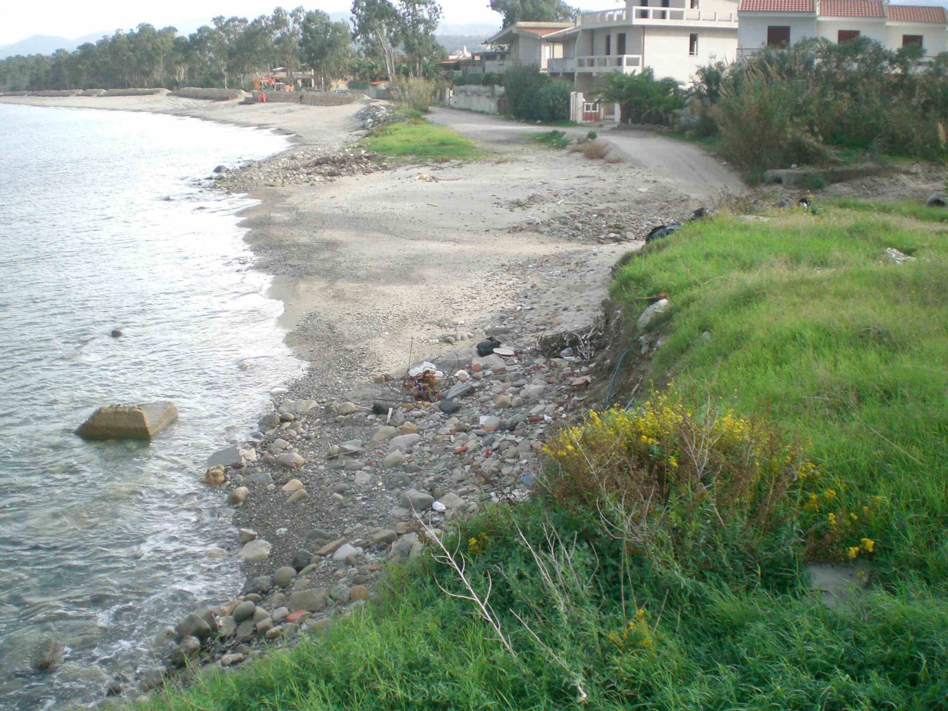 Erosione costiera, si progetta difesa del litorale a Furnari, nel Messinese