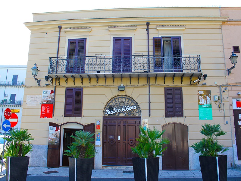 I teatri chiusi puntano sul digitale, per il Libero un weekend sul web