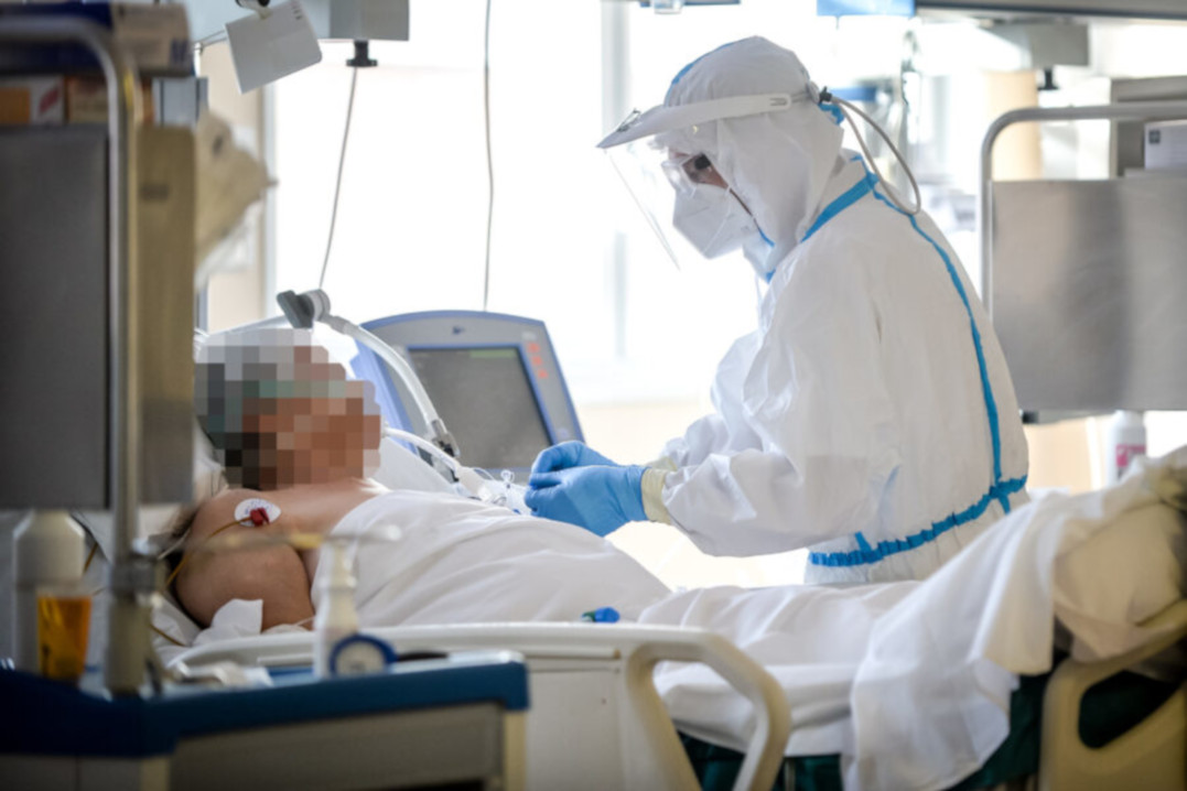 Coronavirus, i numeri su patologie pregresse e morti. Terapia domiciliare, come curarsi in casa