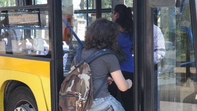 Scuola, ipotesi in nuovo Dpcm, prefetti in campo per trasporti