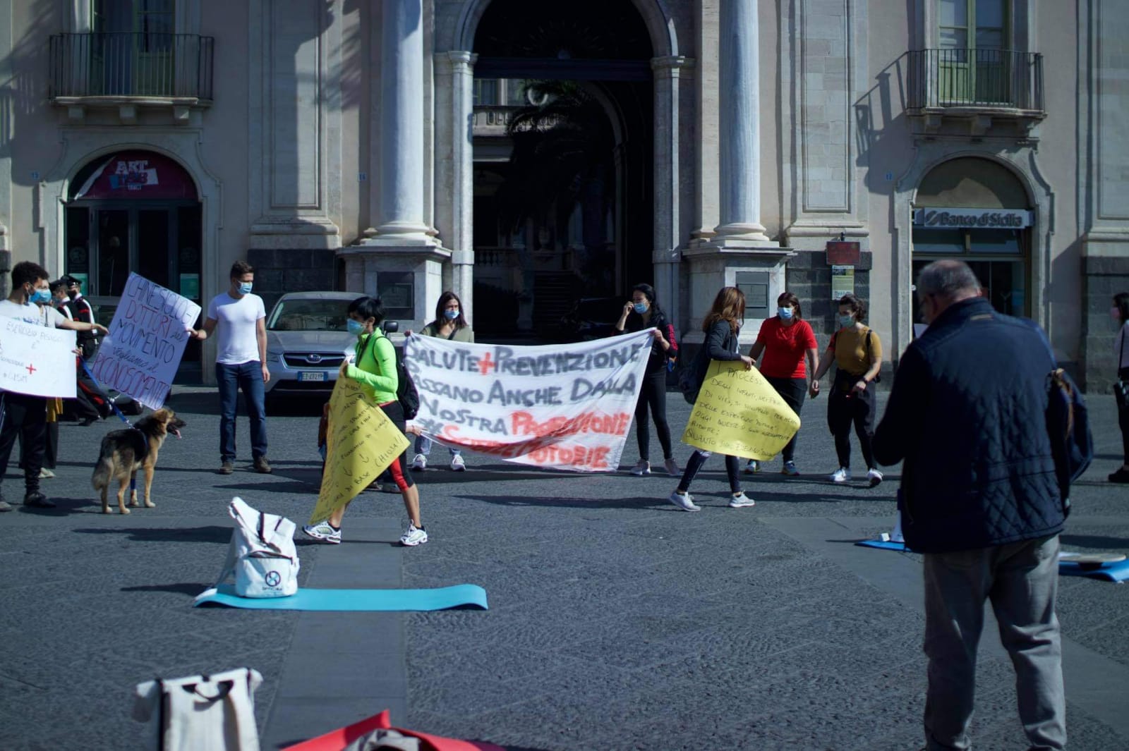 Galleria foto 'Dpcm, professionisti del fitness scendono in piazza' - foto 2