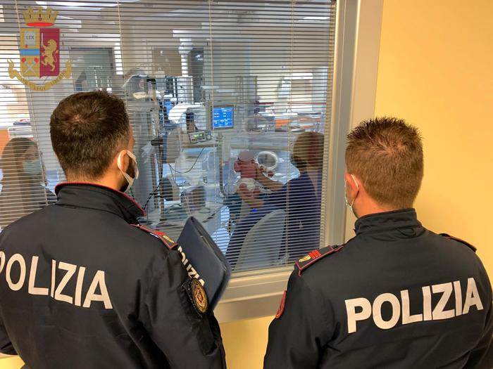 Galleria foto 'Trapani, neonato trovato con il cranio fracassato in un cortile' - foto 2