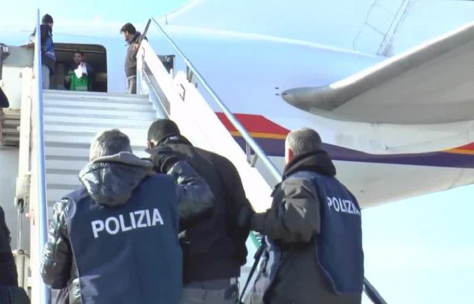 Terrorismo, espulso tunisino nipote del capo cellula dell’Isis Terrorismo, espulso tunisino nipote del capo cellula dell’Isis