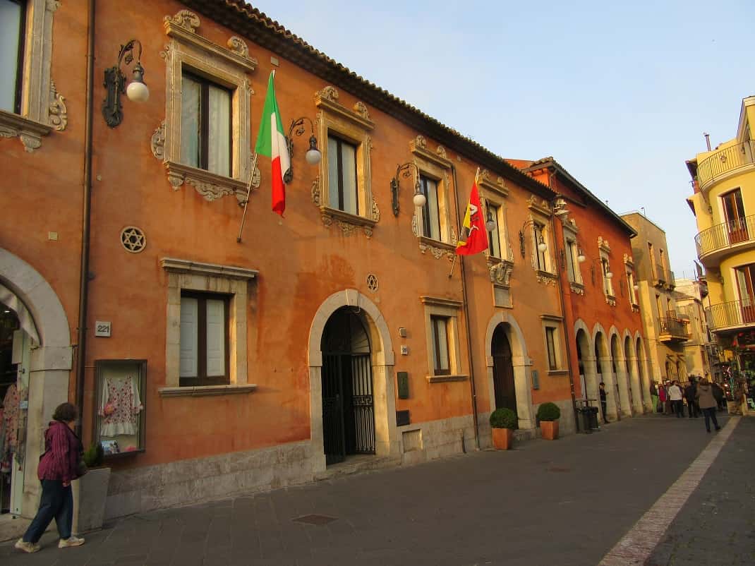 Statuto di Taormina Arte troppo palermocentrico