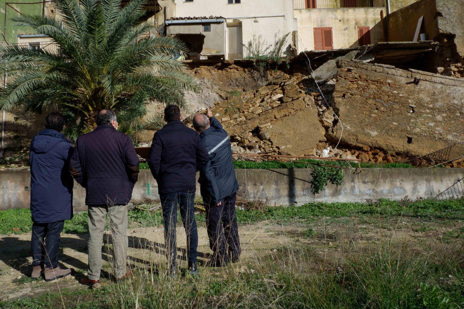 Circonvallazione di ponente, sindaco Caltagirone in sopralluogo dopo lo smottamento