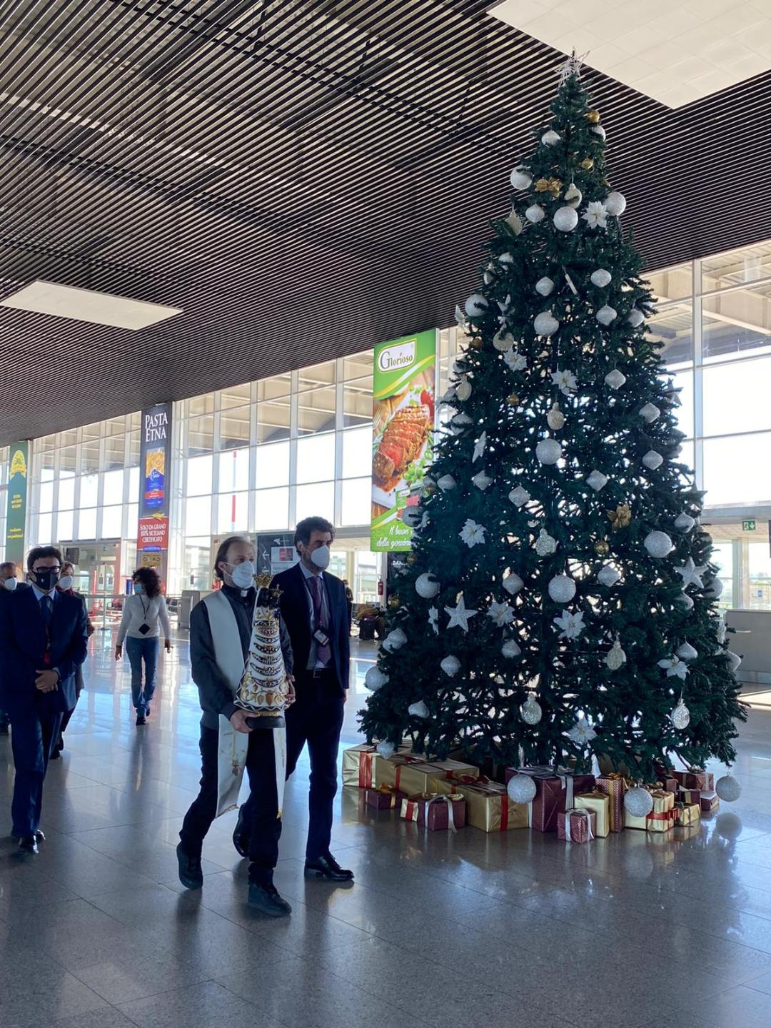 Sac, all’aeroporto di Catania accolta la statua della Madonna di Loreto