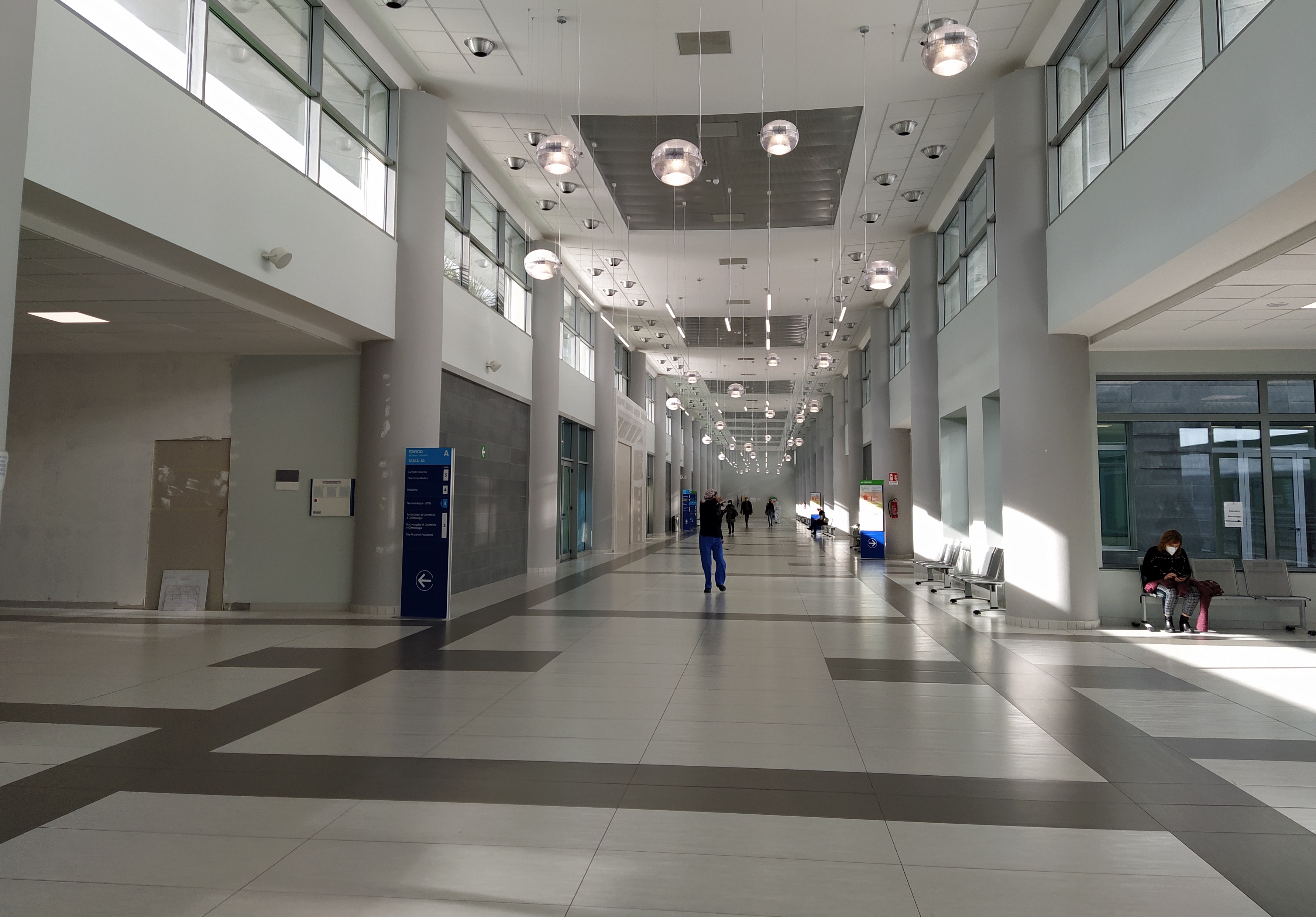 Coronavirus, allentata la pressione, “E adesso riapriamo gli altri reparti”