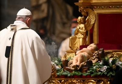 Natale, Papa Francesco ai fedeli, “Non perdetevi d’animo”
