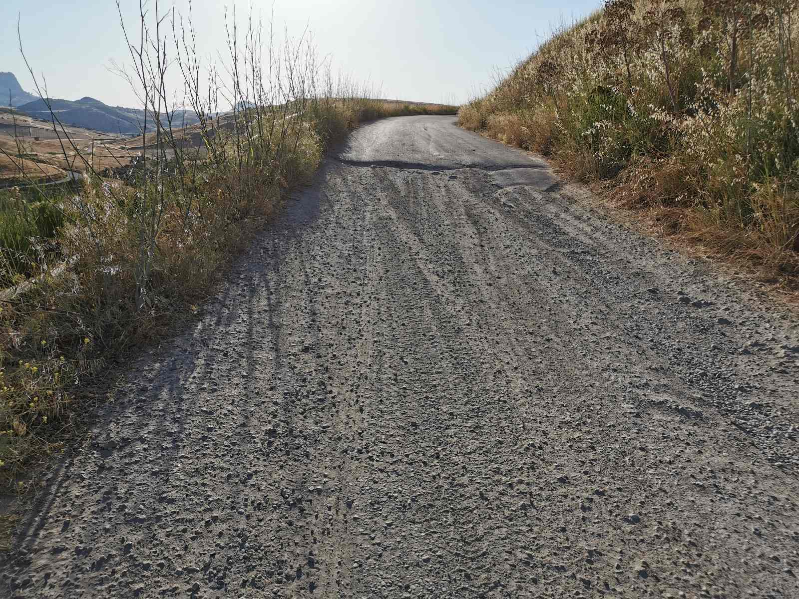 Galleria foto 'Viabilità, a Caltanissetta in gara progetto per messa in sicurezza Sp 41' - foto 1