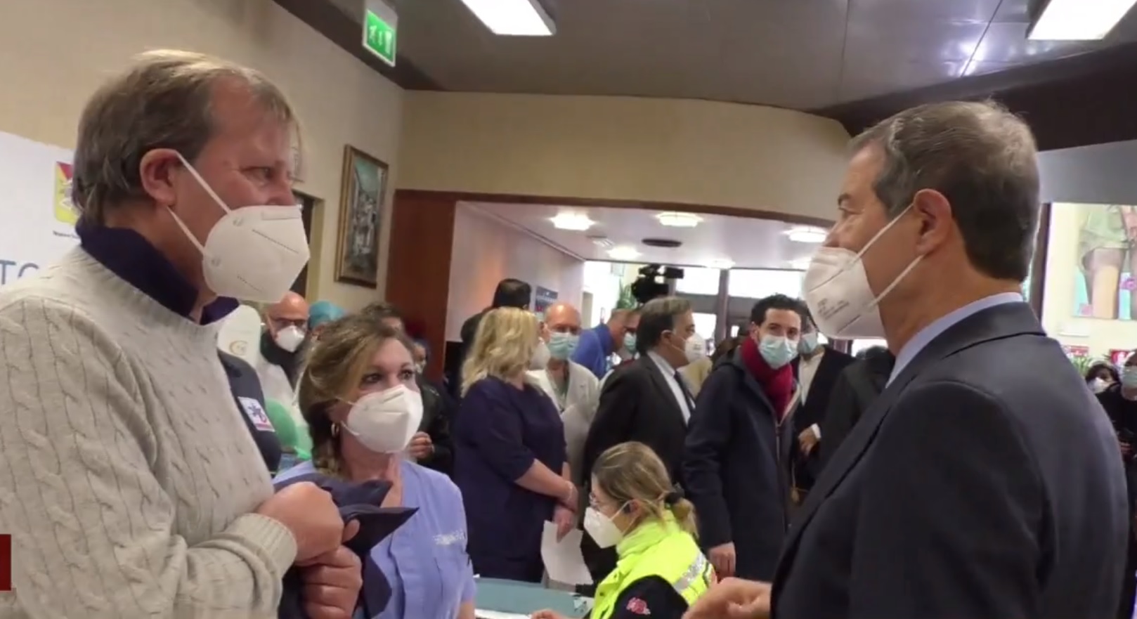 Galleria foto 'Vax Day, i vaccini finalmente a Palermo, oggi le prime somministrazioni nell’ospedale Civico' - foto 2