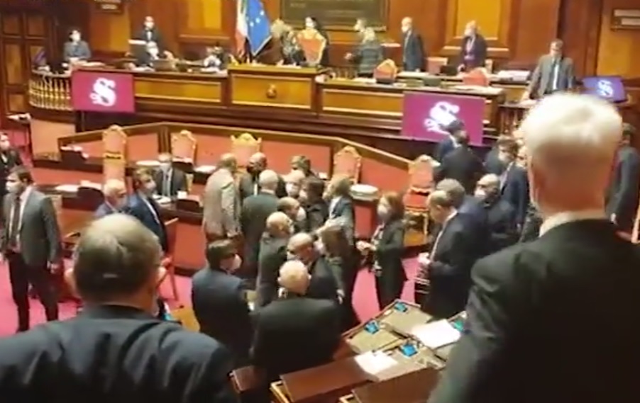 Migranti, sì del Senato, cancellati i decreti “sicurezza” di Salvini