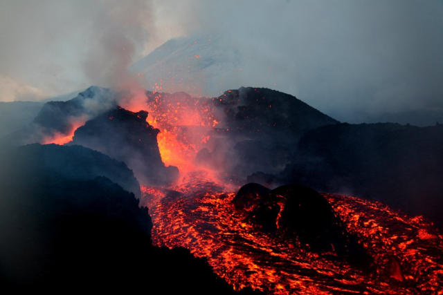 Etna, immagini dallo spazio, satellite Prisma prevede eruzioni