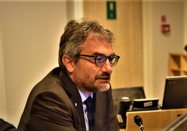 Ponte sullo Stretto, Svimez, “Da folli ragionare sul tunnel”