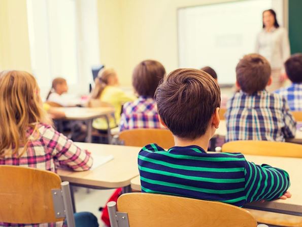 Scuola, si tornerà in classe il 7 gennaio