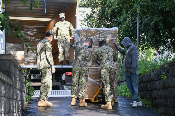 Coronavirus, base Usa Sigonella dona Dpi a ospedali catanesi Coronavirus, base Usa Sigonella dona Dpi a ospedali catanesi