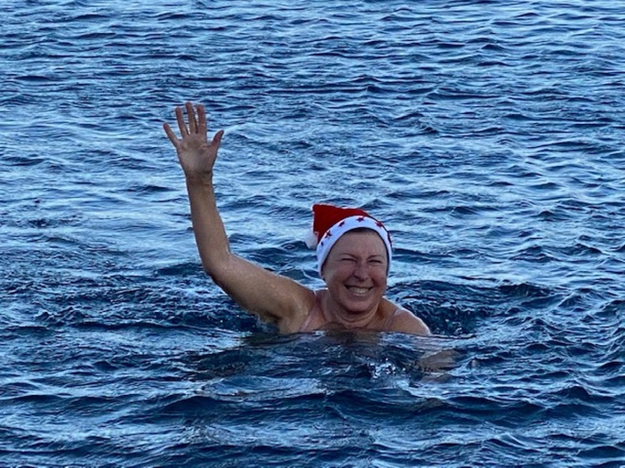 Galleria foto 'Eolie, neve anche a Stromboli, imbiancate le spiagge nere' - foto 1