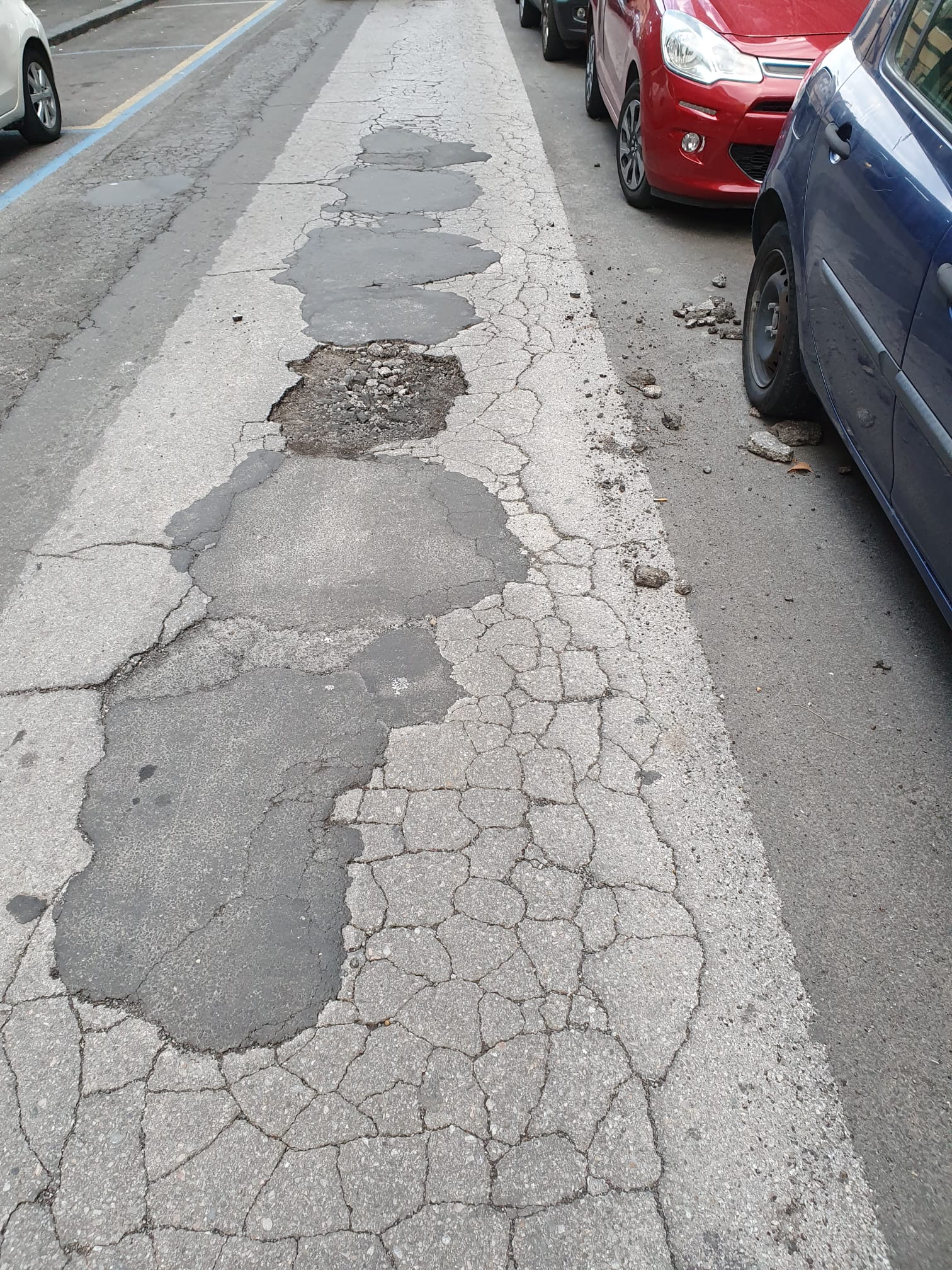 Dopo le piogge le strade della città in questo stato