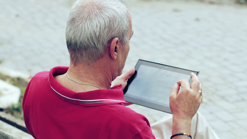 Catenanuova, una piazza virtuale per gli anziani