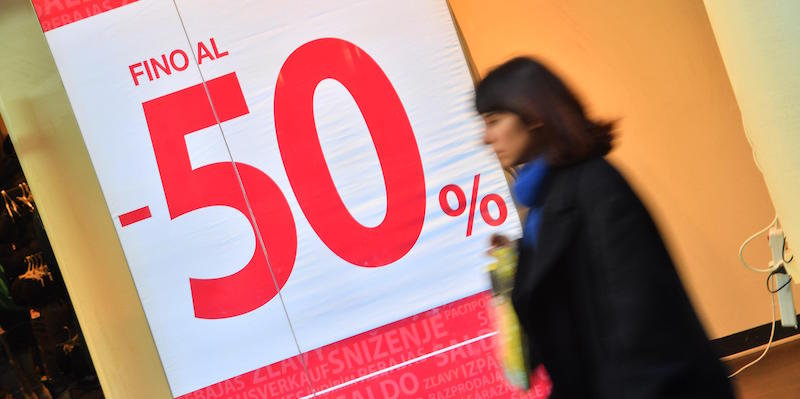 Covid, crisi e chiusure, anche i saldi sono un flop