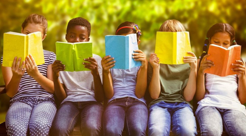 Libroterapia, riciclo ambientale, filosofi, le buone pratiche di Lab5