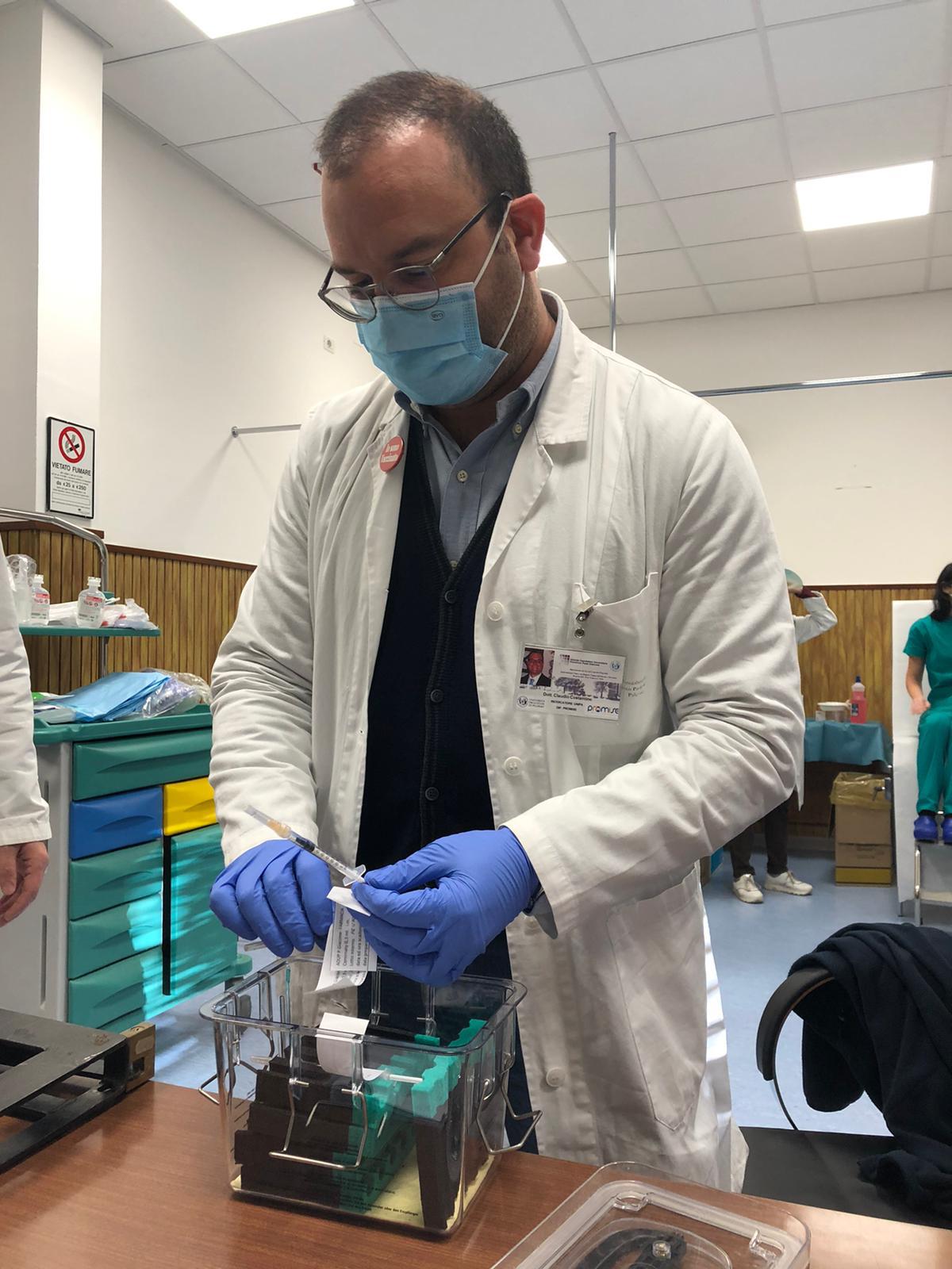 Galleria foto 'Tutto sui vaccini Pfizer e Moderna, ecco perché sono sicuri' - foto 1