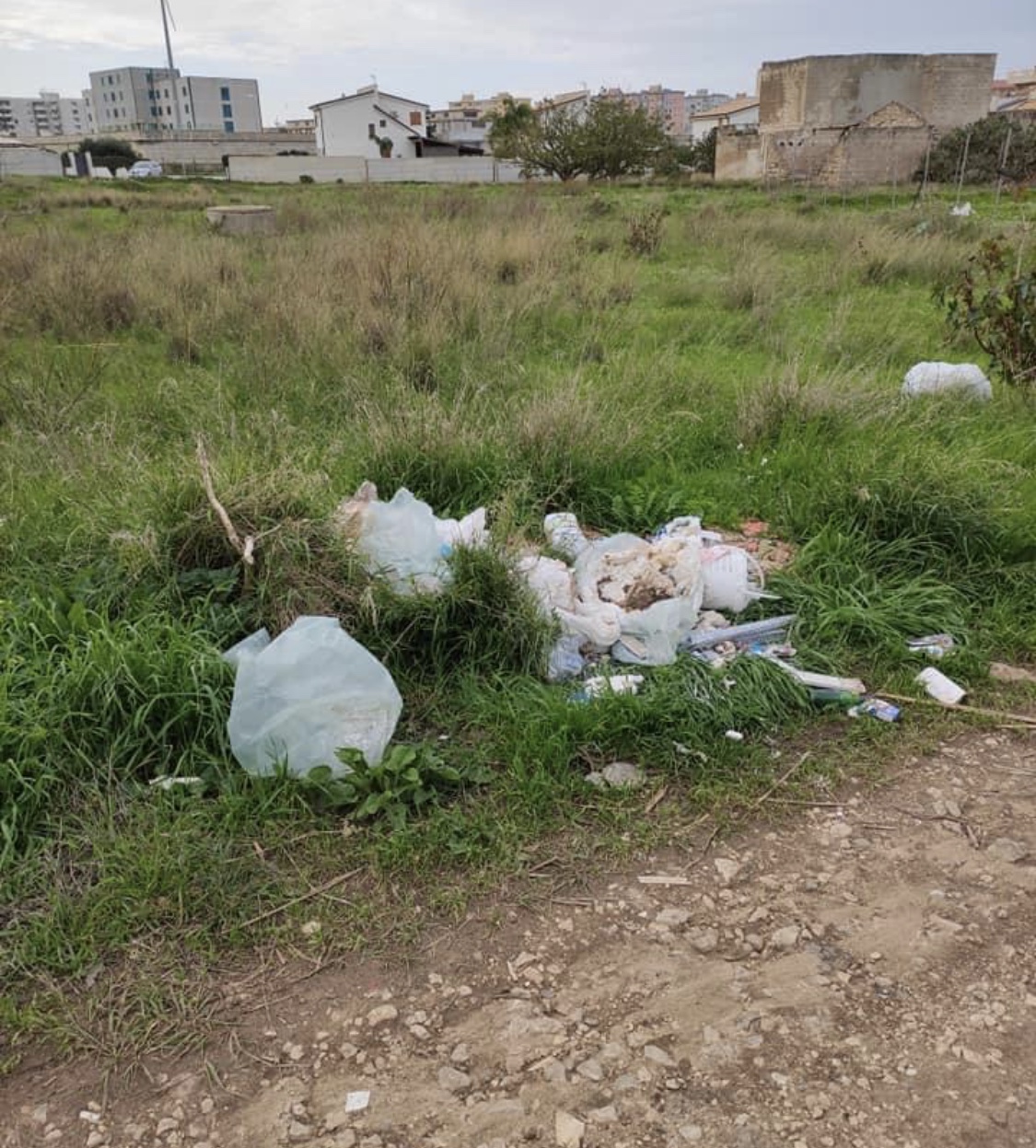Abbandono di rifiuti, ad Erice emergenza sulle strade