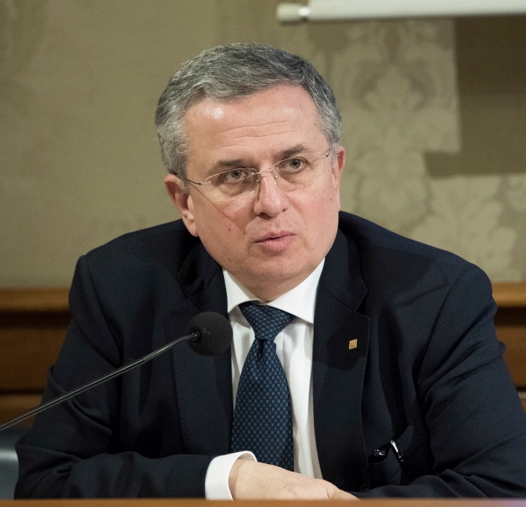 Mascherine Ffp2, Federfarma: come utilizzarle al meglio e quando cambiarle