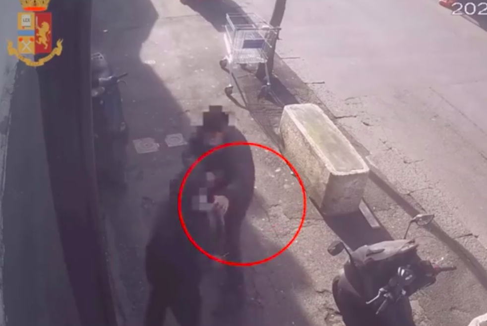 Geloso ferisce rivale, a Catania arrestato un 78enne