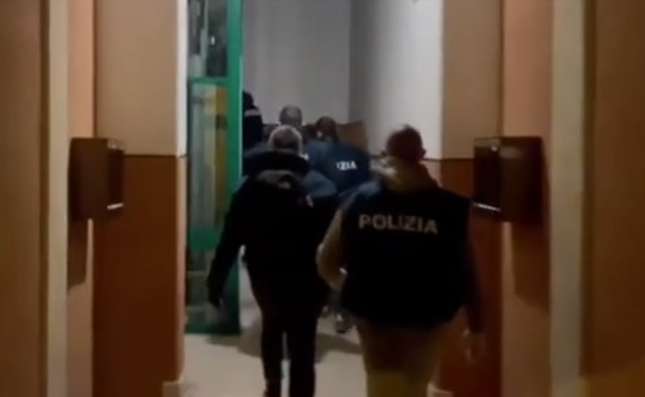 Terrorismo, un arresto per propaganda suprematista