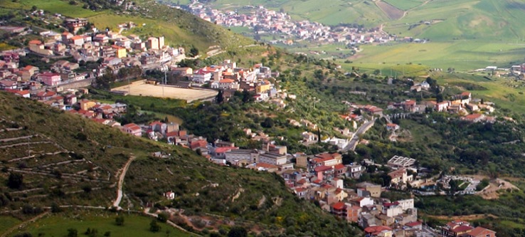 Resti umani in una botola: la macabra scoperta a Castel di Iudica