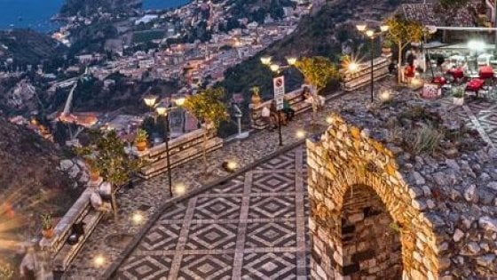 Walking with QdS.it – camminando nel borgo di Castelmola (Me)